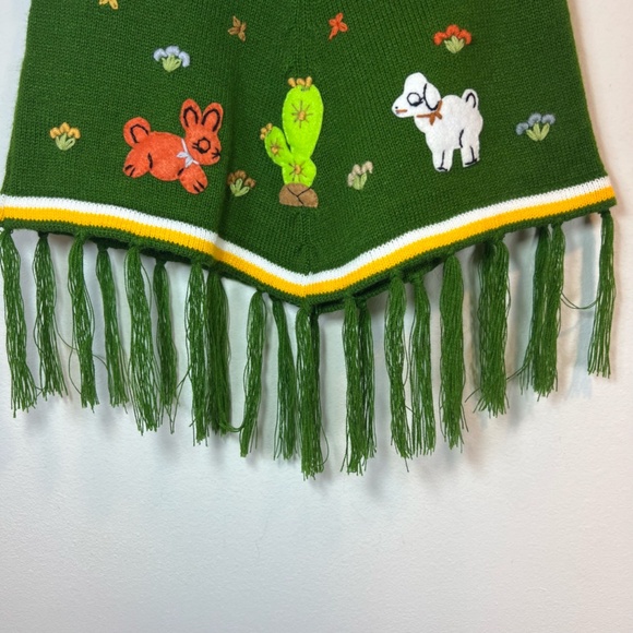 Alpaca Kids Embroidered Hooded Poncho Green Fringe Hem Felt Animals Lace Up Sz 2 - Picture 6 of 12